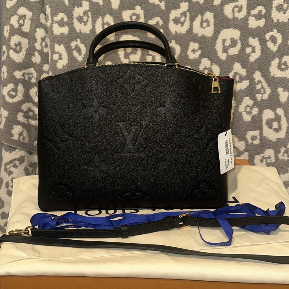Authentic Louis Vuitton Grand Palais Tote Bag 💼 New & Never Used 😍